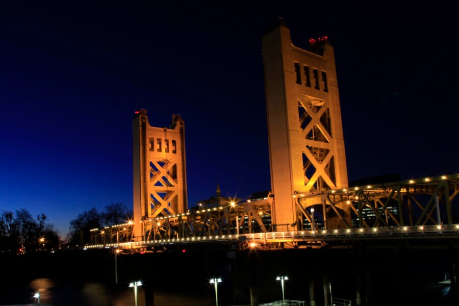 Sacramento_Tower_Bridge
